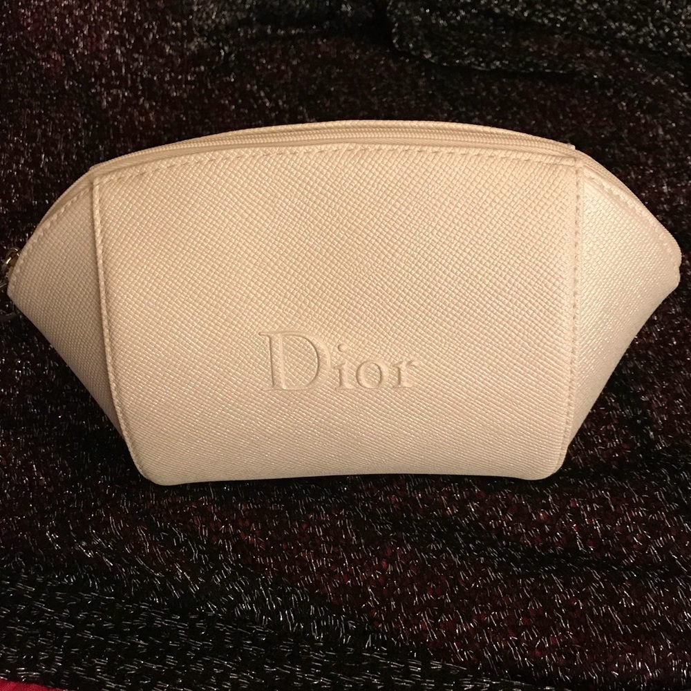 🌟Final Price Drop 12/29🌟 Dior Cosmetic Bag - Picture 2 of 6