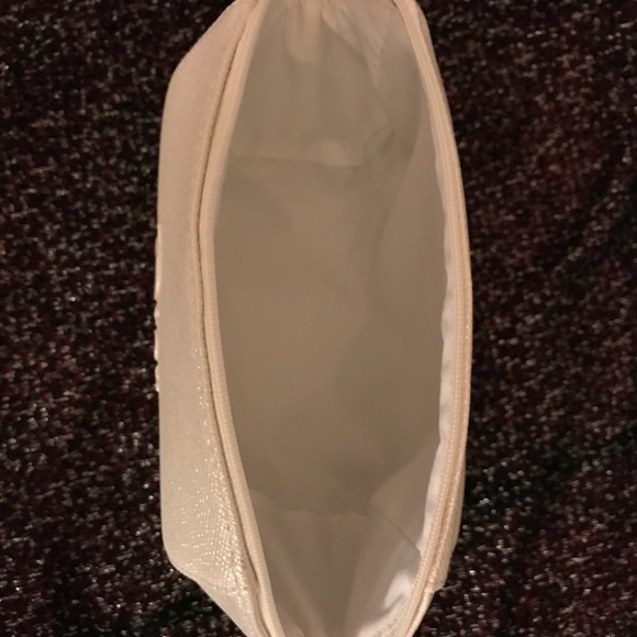 🌟Final Price Drop 12/29🌟 Dior Cosmetic Bag - Picture 6 of 6