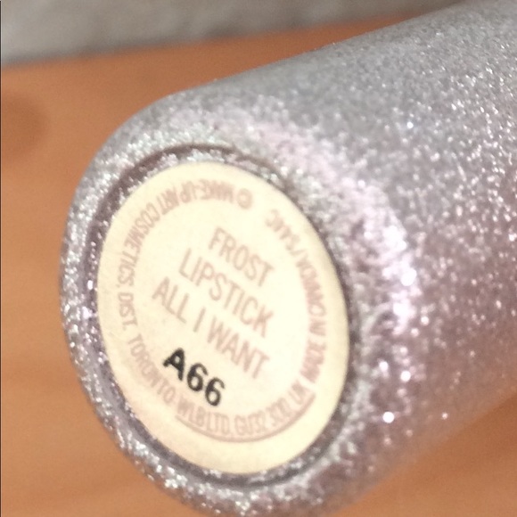 "All I Want" lipstick, MAC Mariah Carey - Picture 2 of 2