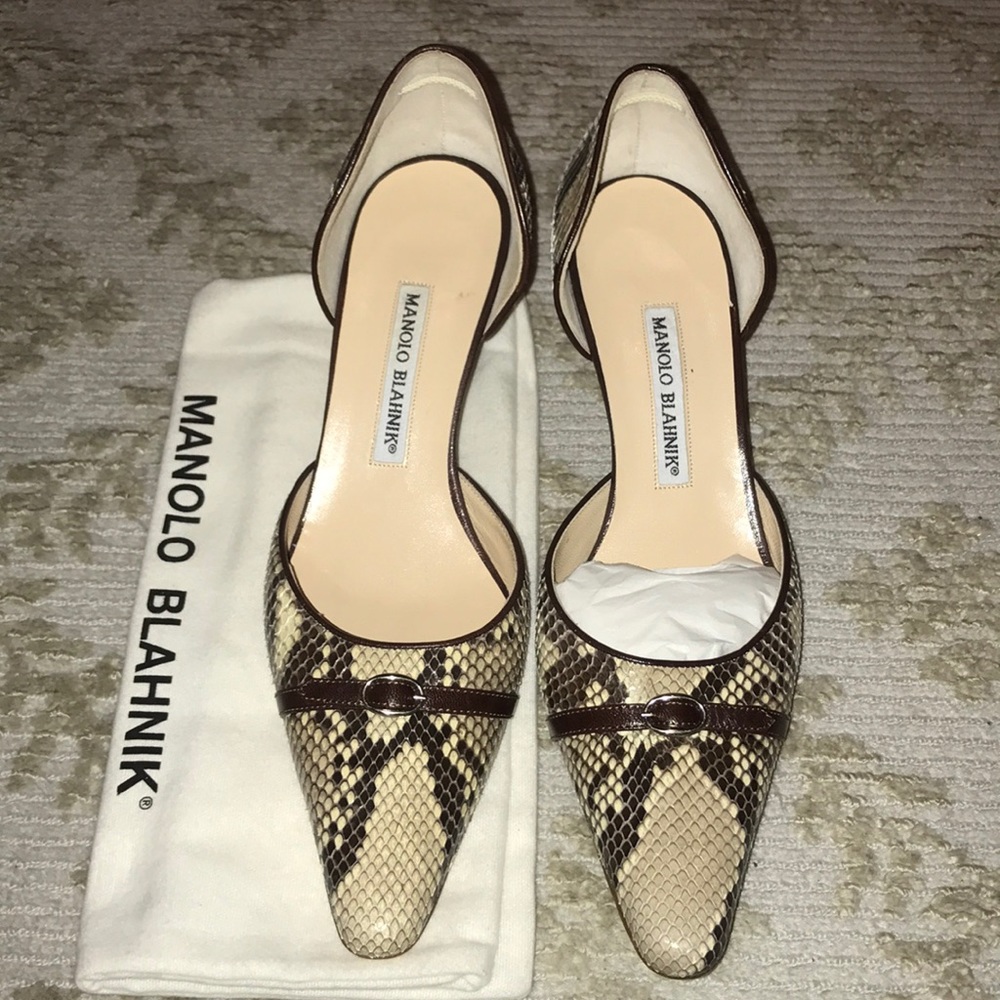 NWOT Manolo Blahnik short heel