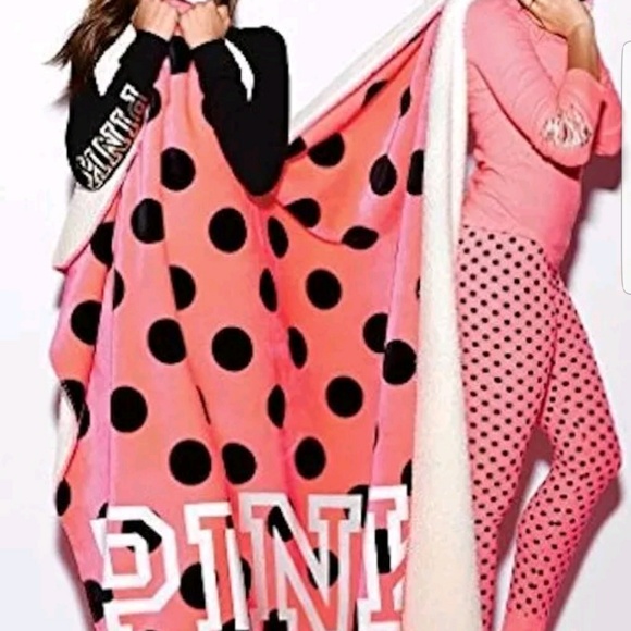 PINK VICTORIA'S SECRET, LIMITED EDITION THROW - Picture 2 of 5
