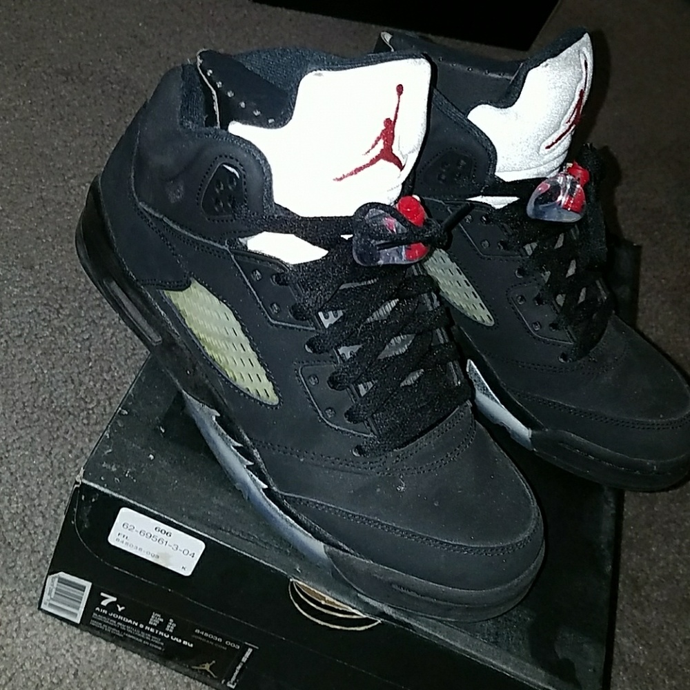 Gently used air jordan 5 retro og 2016 release