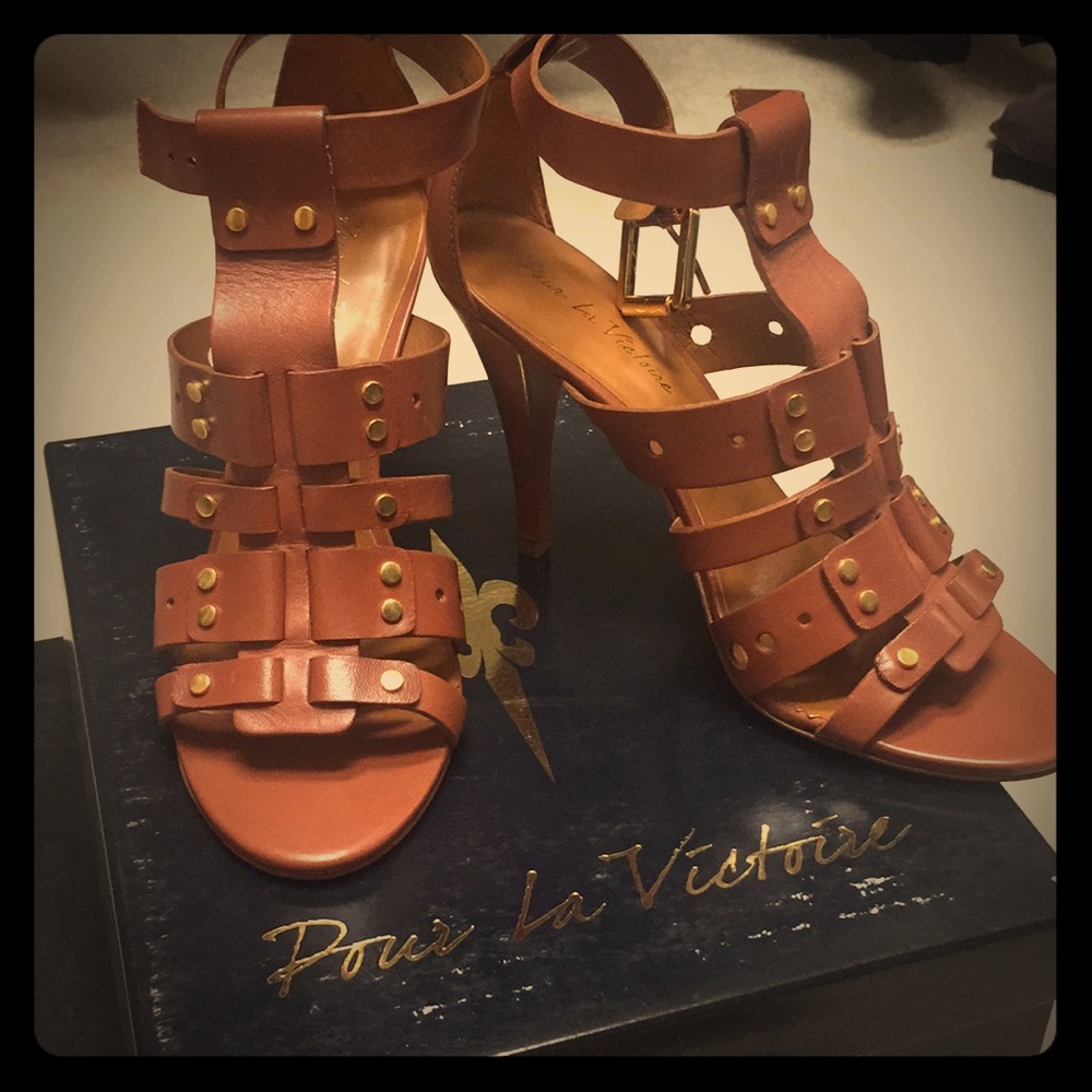 Pour La Victoire Heels