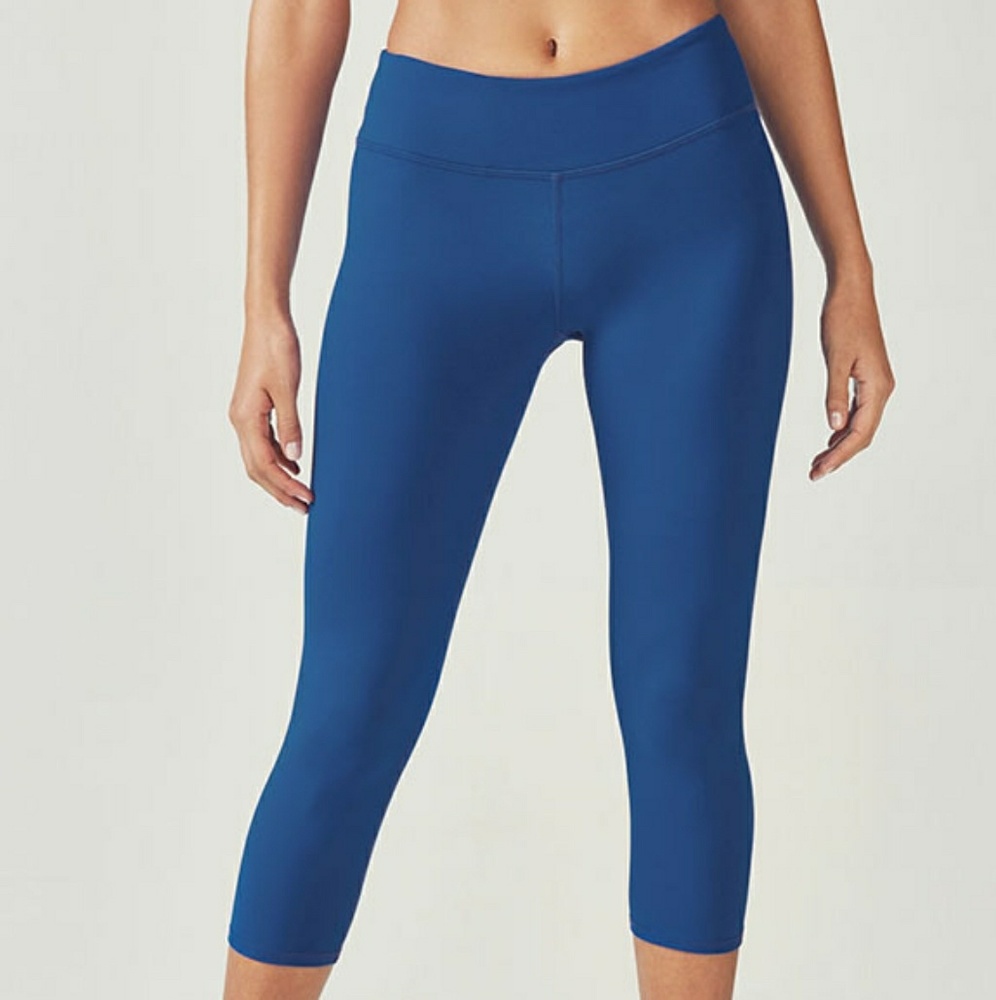 NWT FABLETICS Salar Capri pant