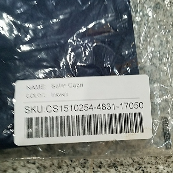 NWT FABLETICS Salar Capri pant - Picture 5 of 5