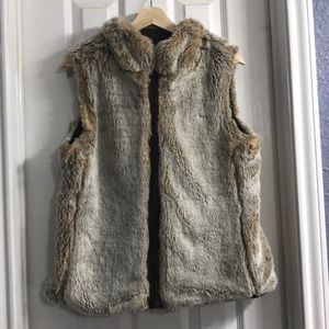 ⭐️LAST CHANCE!⭐️GAP Imitation Fur Vest