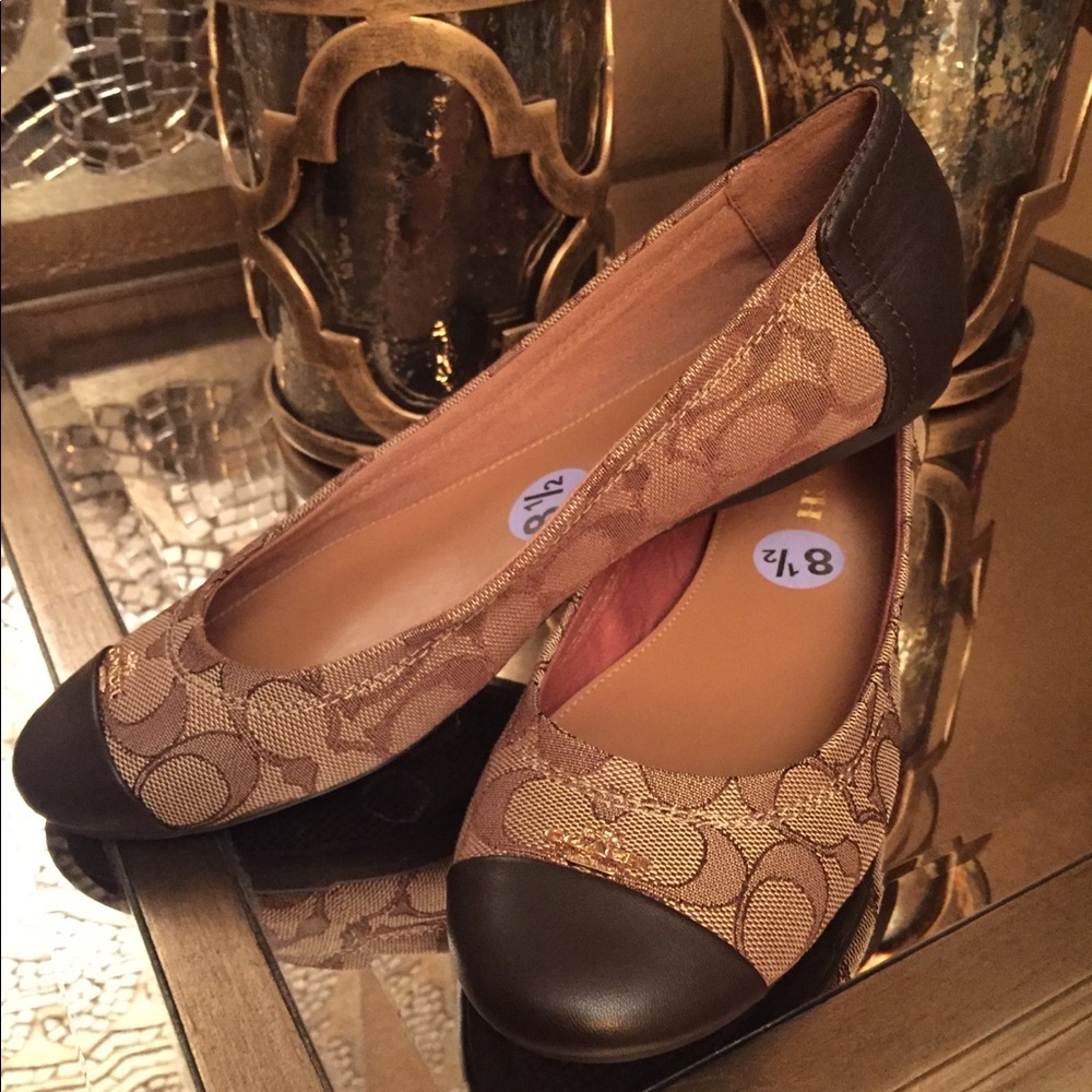 Brand new coach flats 😍😍