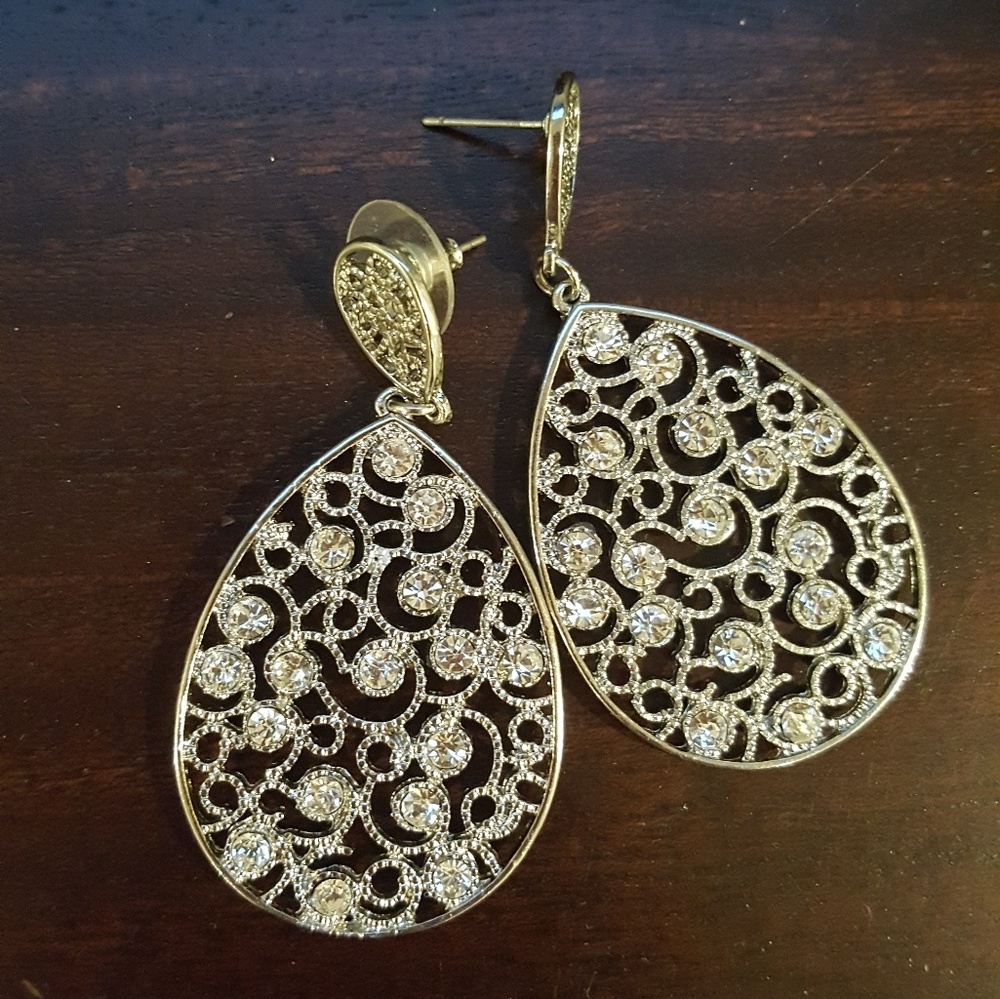 Sparkly drop earrings