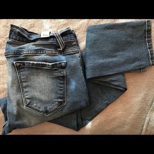 KanCan lightly distressed skinny jean