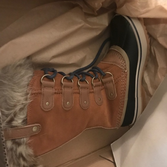 Sorel Boots - Picture 2 of 5