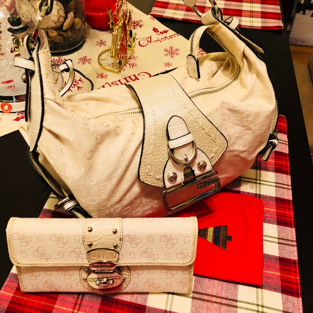 💞 G by Guess Set of Wallet and Purse