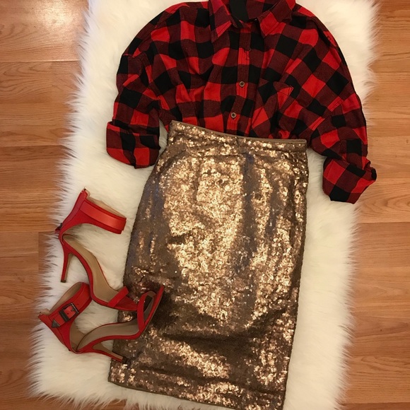 •LAST ONE• Bronze Sequin Midi Skirt - Picture 3 of 7