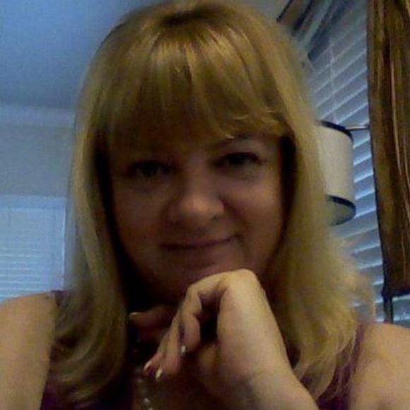 Meet your Posher, Colleen - Picture 1 of 1