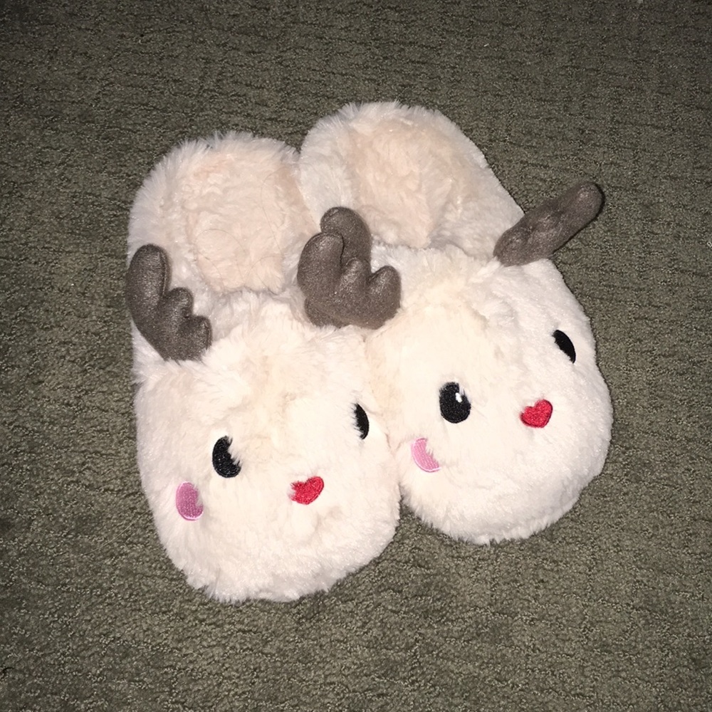 NWT super cute reindeer fluffy House Slippers