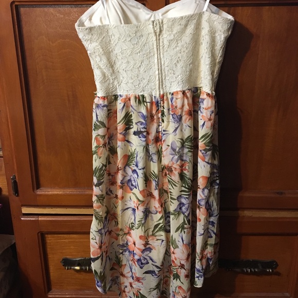 Floral strapless dress - Picture 2 of 4