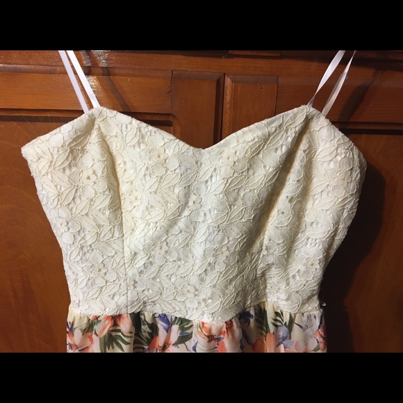 Floral strapless dress - Picture 3 of 4