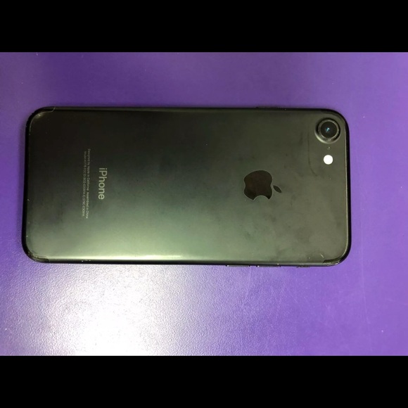 iPhone 7 - Picture 2 of 2