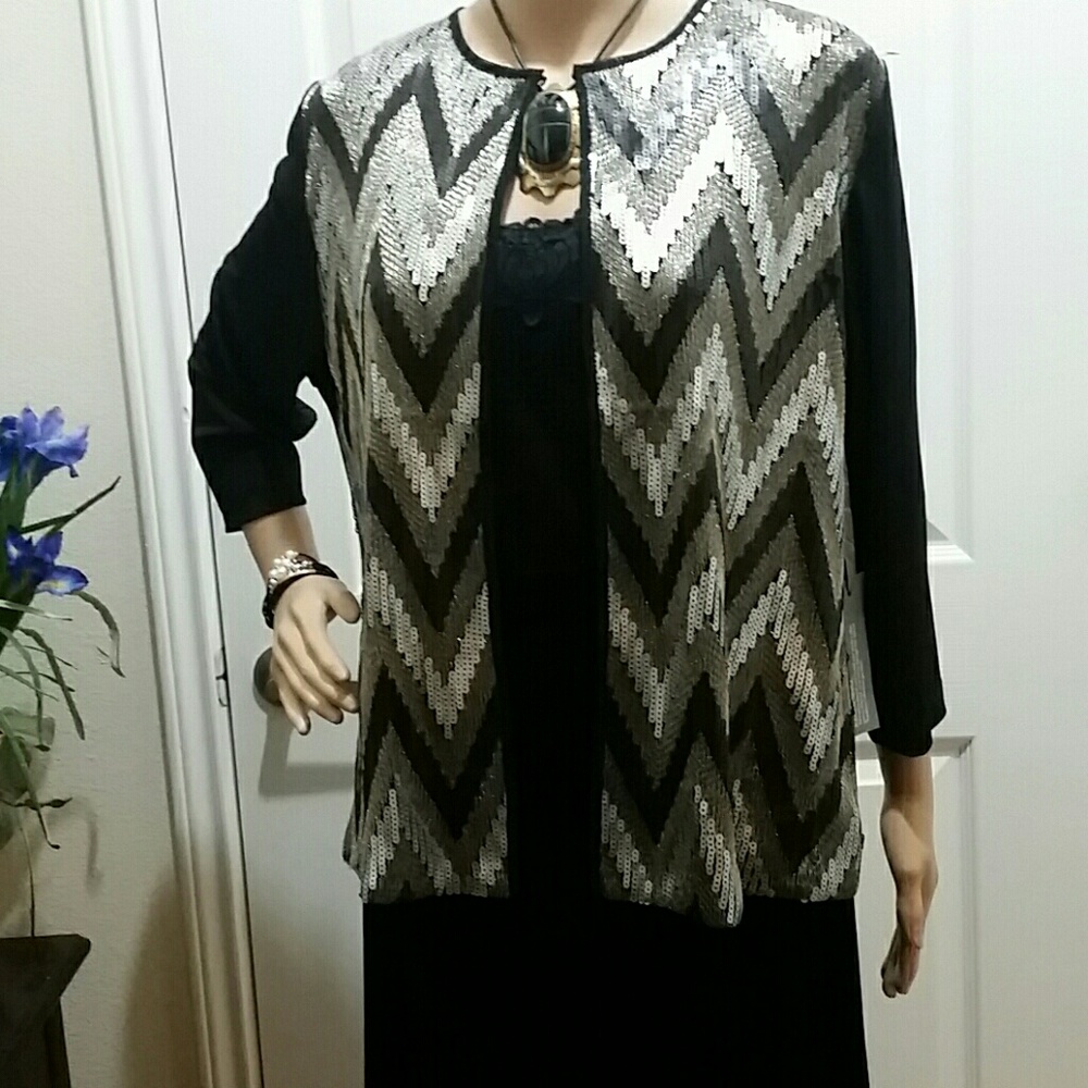 Chico's Travelers holiday sz. 2