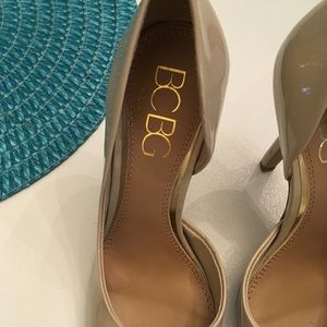 Patent BCBG Glossy nude pumps size 7.5
