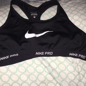 Nike pro sports bra