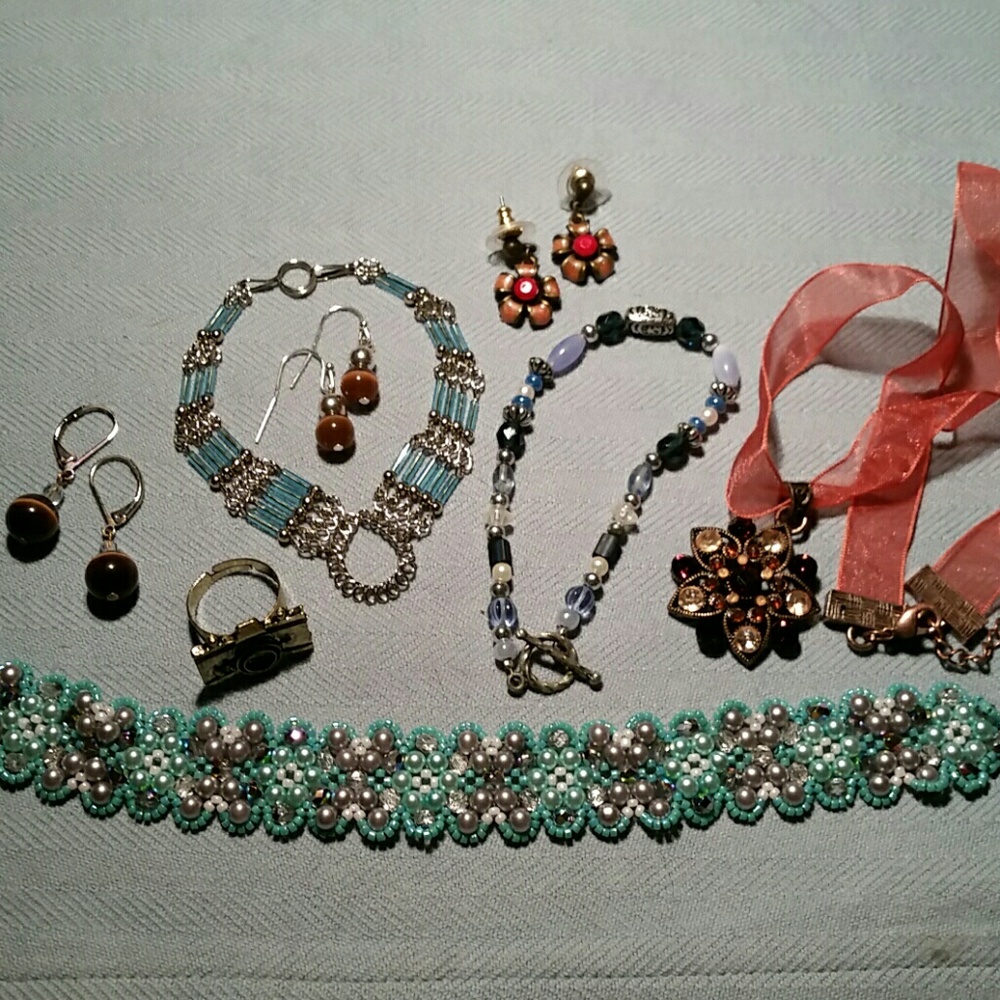 BIG BEAUTIFUL LOT OF JEWELRY!  WONDERFUL!