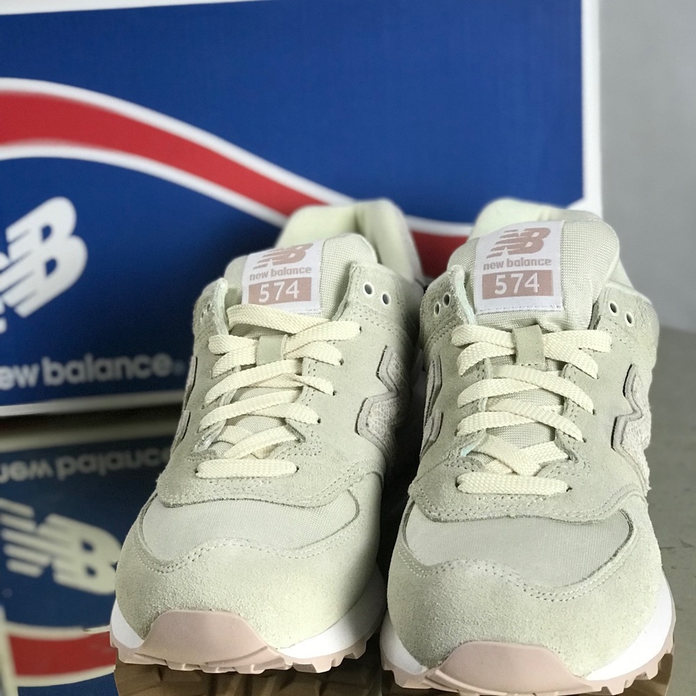 Women’s New Balance Cream and Pink Sneakers. NIB