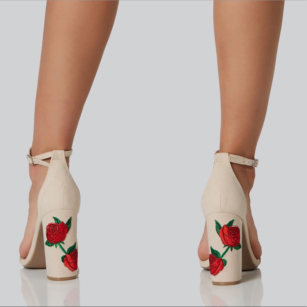 Lulus Felora Suede Heels in Nude ♥️鹿