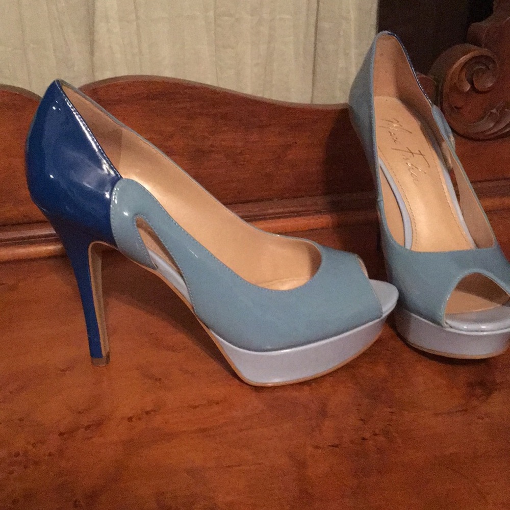 Marc Fisher patent leather platform heels blue
