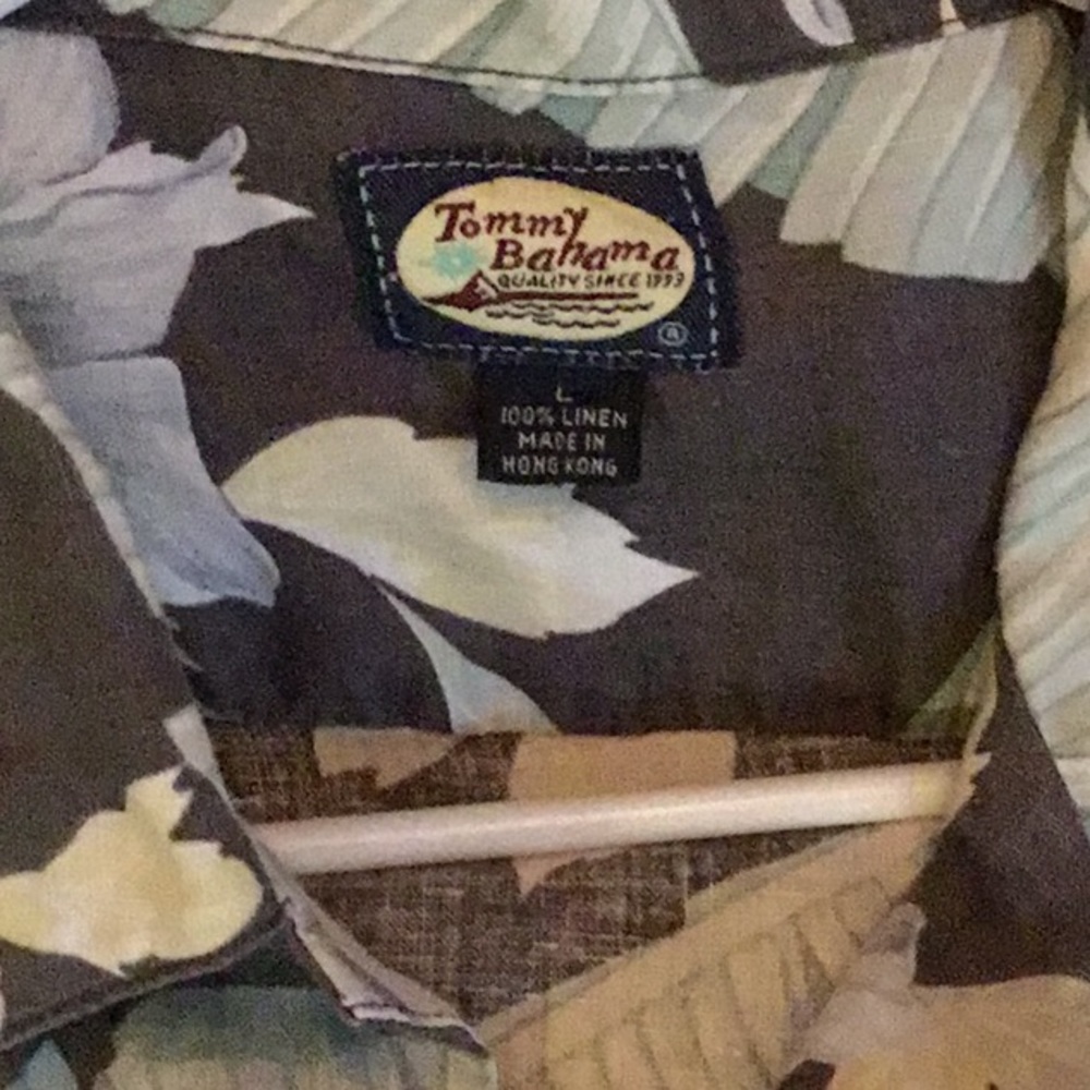 Large Tommy Bahama button down men’s shirt