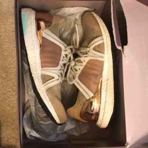 Stella McCartney Adidas Ultraboost in gold