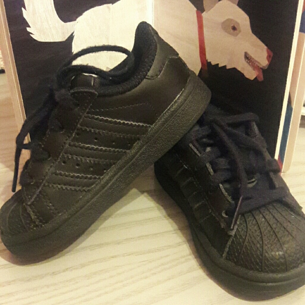 Black Shell toe Adidas - Picture 2 of 6
