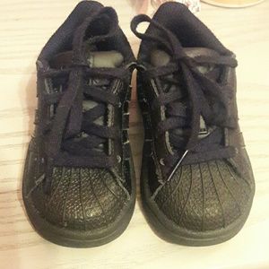 Black Shell toe Adidas