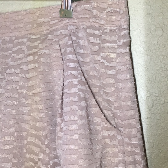 Cute Gap Skirt with pockets! - Picture 2 of 3