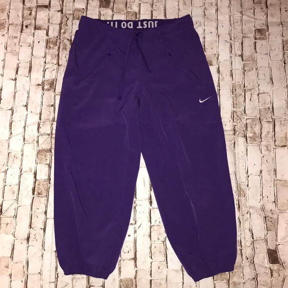 Nike cropped pants🔴 - Picture 1 of 3