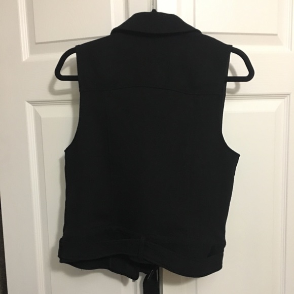 Black Mossimo zipper vest with belt - Picture 2 of 5