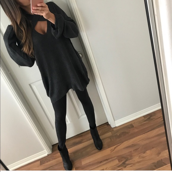 Sweaters - FRIDAY ONLY $20 Dark charcoal criss cross sweater