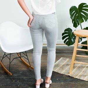 Level 99 Denim Janice Mid Rise