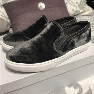 Steve Madden slip ons