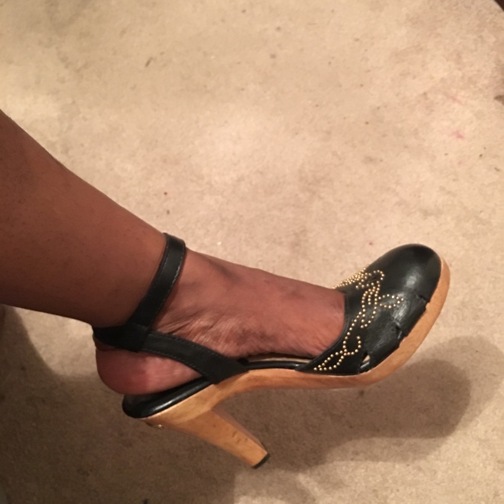 STORE CLOSING- Micheal Kors Heels - Sz 9.5