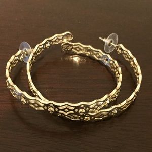 Kendra Scott gold hoops