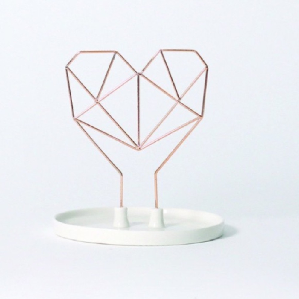 Coxet Wire Heart Ceramic Jewelry Holder