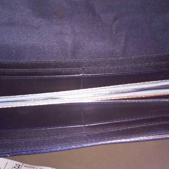 BNWOT ❤ Rare Aigner Navy Wristlet - Picture 3 of 7