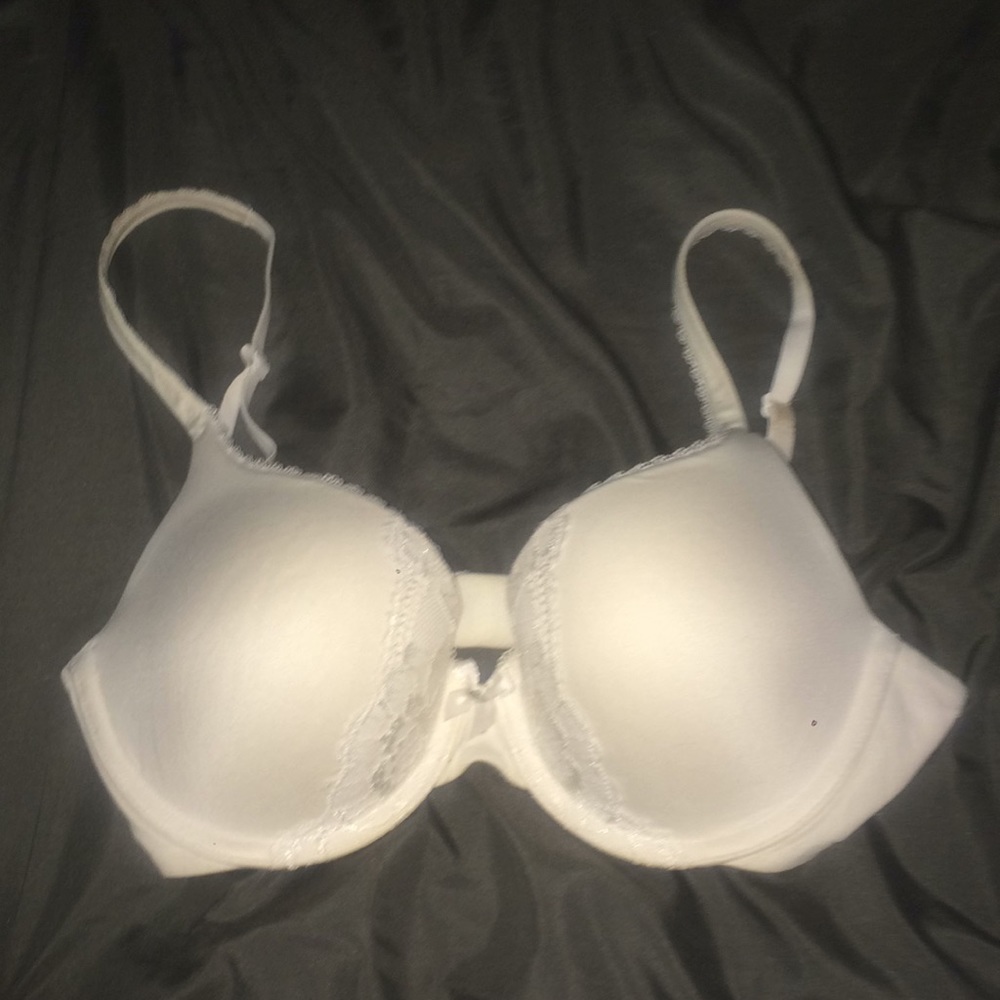 VICTORIAS SECRET BRA