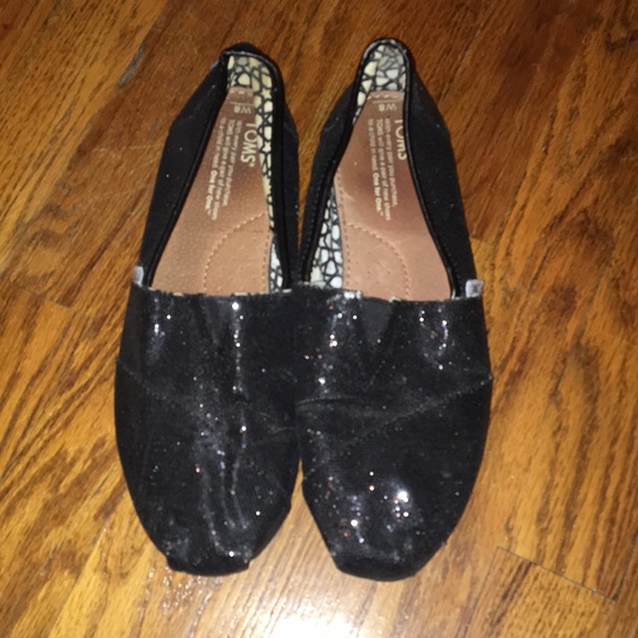 Shoes - Picture 2 of 2