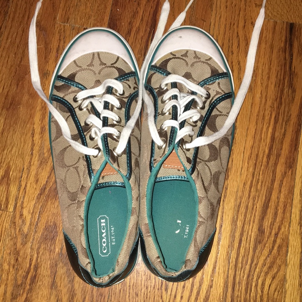 Shoes - Picture 2 of 3