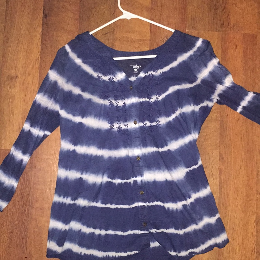 Cute like new tye dye button up shirt