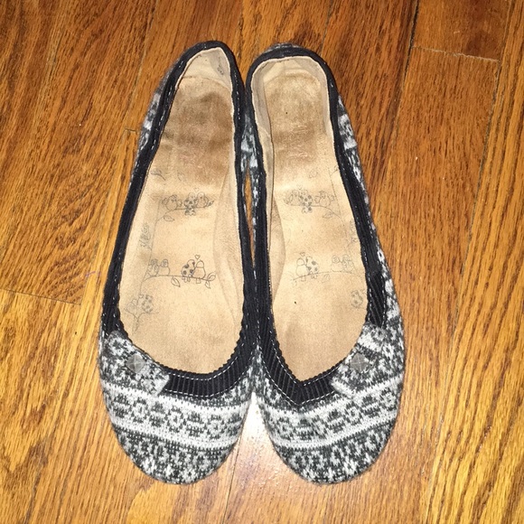 Shoes - Picture 2 of 2