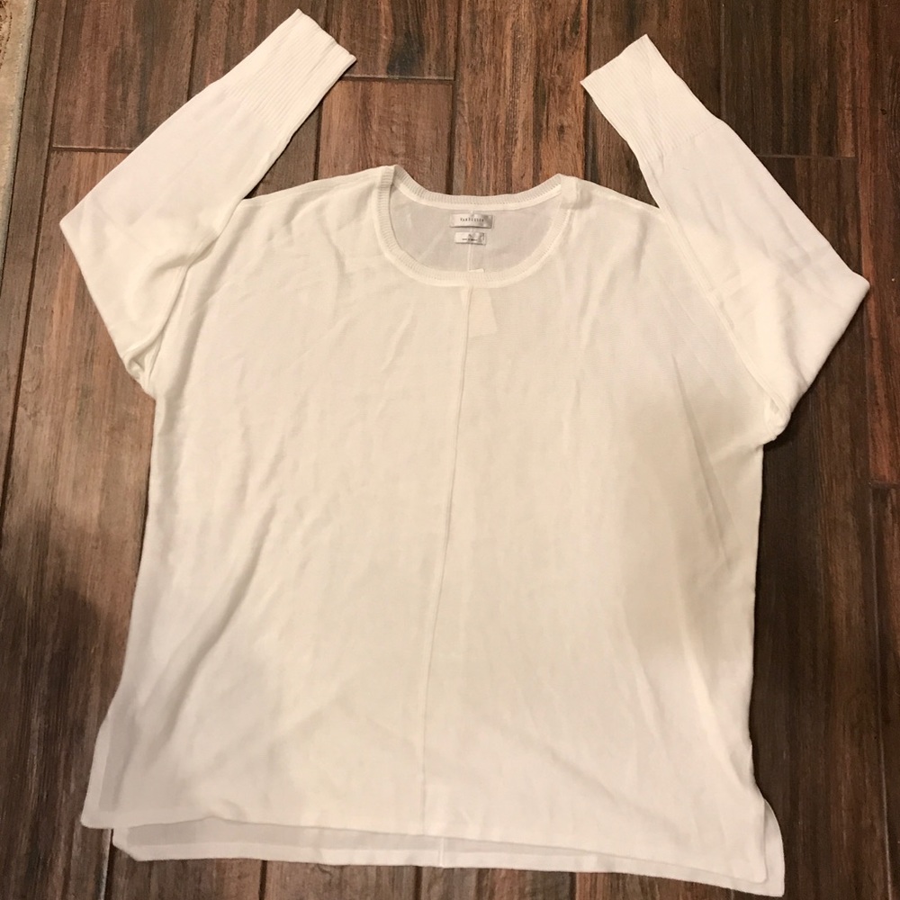 NWT VanHeusen cream lightweight sweater