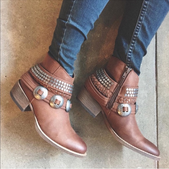 NIB Harness Western Distressed Canvas Booties - Picture 5 of 8