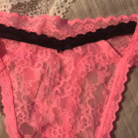 Set of 2 Victoria's Secret lace thong & minishorty - Picture 4 of 8